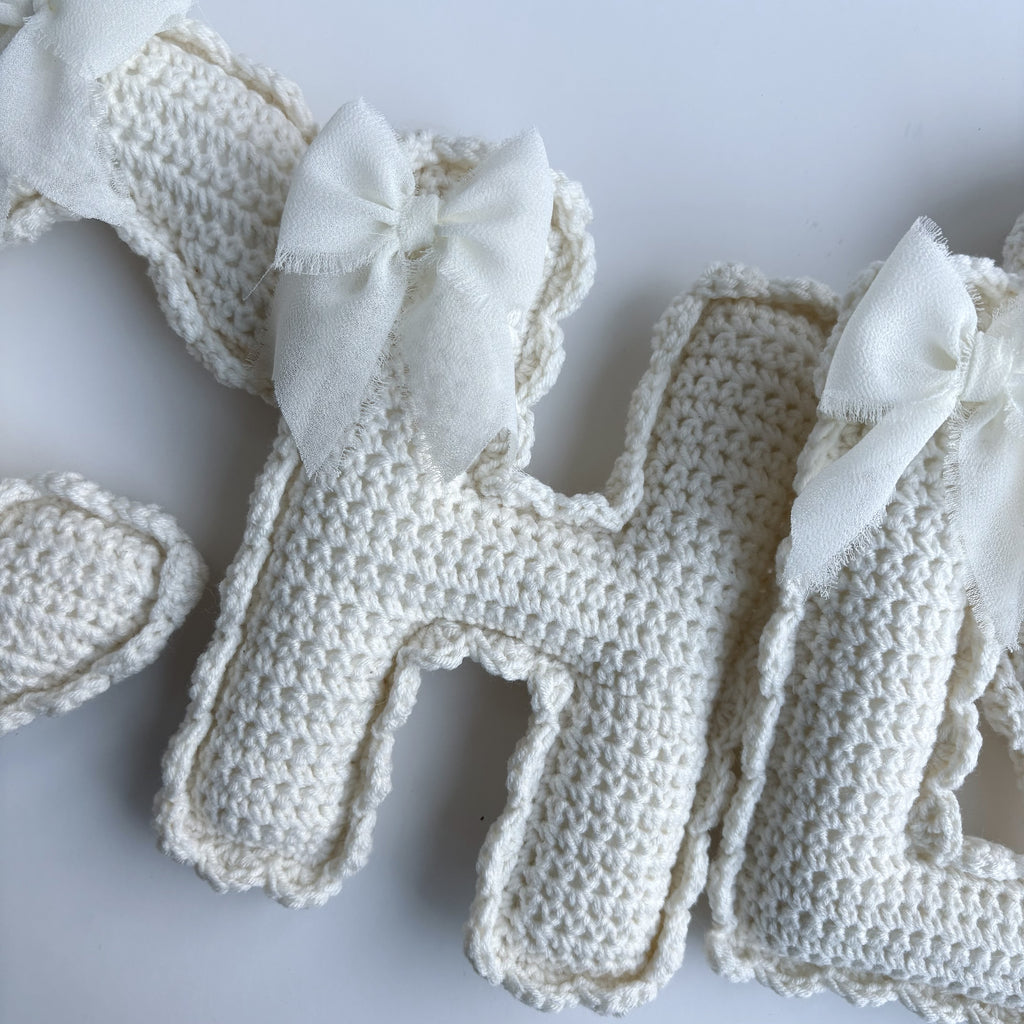 Crochet frill and bow garland