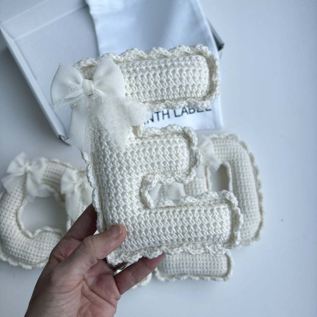 Crochet frill and bow garland